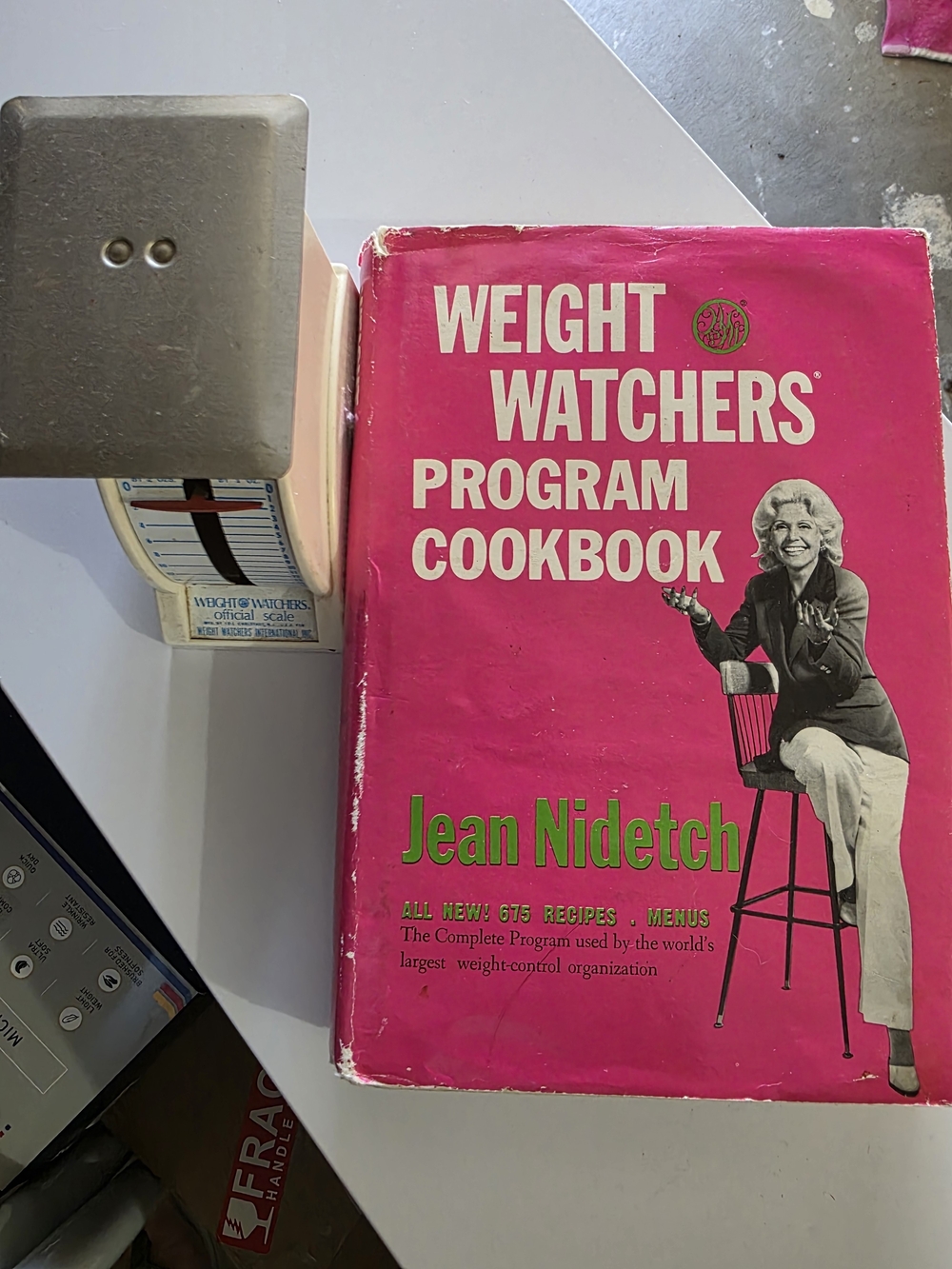 Weight Watchers Vintage Kitchen Scale with Pink Cookbook Edge